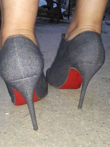 Christian Louis vuitton Dark Denim heels 👠