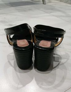 Stylish Black Strap Heeled Sandals🖤