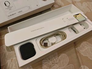 Apple Watch Series 4 GPS (Black) Extra Strap