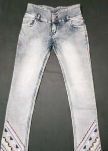 High Waisted Jeans w/ Geometric Hem Detail