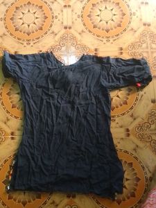 Embroidered Women&#39;s Kurta