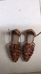 Taavi sandals: used only once or twice. India 36 size.