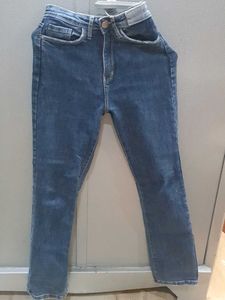 Women's dark wash straight leg jeans