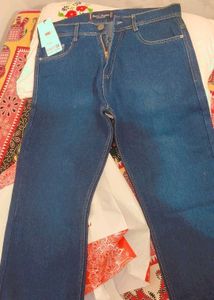 Levi Bootcut Pent For Men