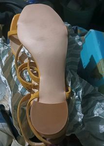 New With Tag| Inc.5 Lemon &amp; Pepper Heel