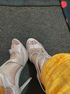 Price  Drop🎉🎊Mode By Red Tape Stilletoes