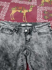 The Jeans Is Not Used