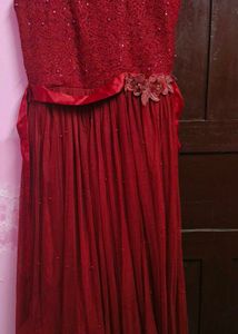 Sleeveless Party Wear Gown