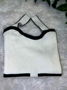 Chic White Sleeveless Top