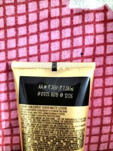 Lakme 9 to 5 Sun Expert