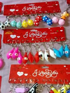 Excellent 144 Pieces Keychains At Best Price..