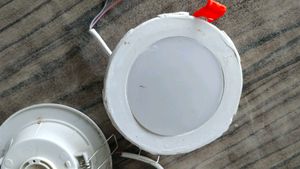 3 Ceiling Light With Good Condition Not Working