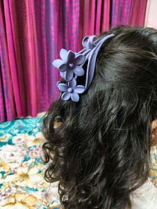 Floral Hair Clip unused