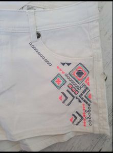 H&amp;M White Embroidered Denim Shorts