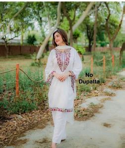 White Embroidered Dress Size XL