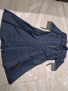 Elegant Grey Dress with Embroidery