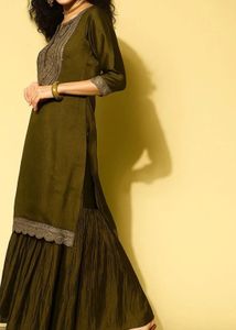 Women Yoke Design Thread Work Suit With Sharara