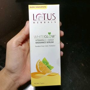 ✨🍊Lotus Herbals Vitamin C + Gold Radiance Serum