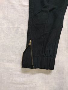 Crop Top Paired With Joggers