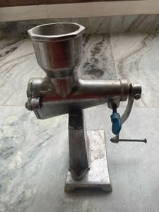 Old Style Juicer Matchine