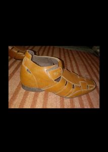 Men Shoes Without Use