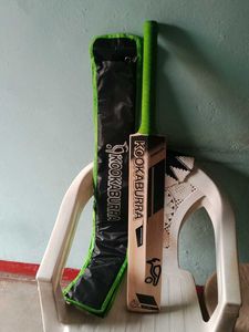 Kookaburra 8 Grains Bat With Cover