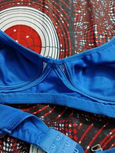 Non-Padded Non-Wired Bra with Detachable Strap