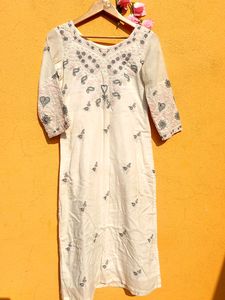 Embroidered V-Neck Straight Kurta