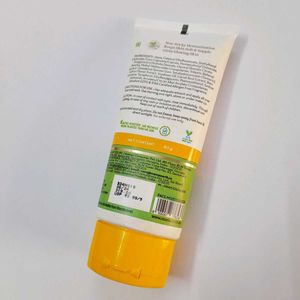 Mamaearth Ubtan Oil-Free Face Moisturizer