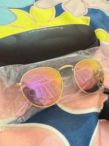 SUNGLASSES