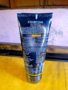 📌Charcoal Peel-Off Mask