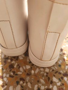 Round Toe Boots