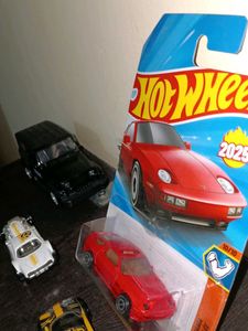 Hot Wheels Porsche 928 - Red