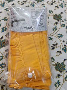 Stylish yellow Leggings