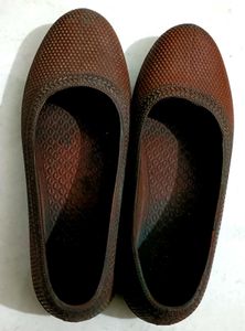 Rubber Jutti