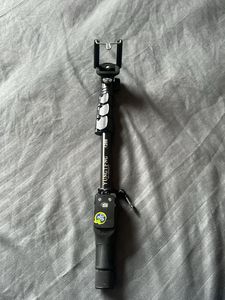 YUNGTFNG Selfie Stick but the remote doesnt work