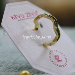 Green Stone Wave Ring