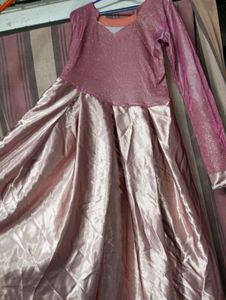 🔥offer Price🔥Fancy Heavy Satin Gown