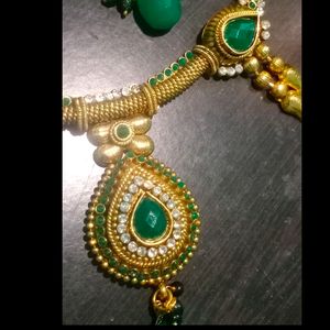 Emerald Green Diamond Necklace Set
