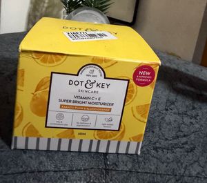 Dot & Key Super Bright Moisturizer