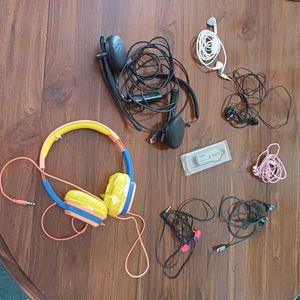 Set Of 7 Earphones/ Headphones++ (Used & Damaged)