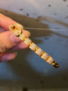 ✨ Luxury Gold-Tone Diamond-Studded Bracelet