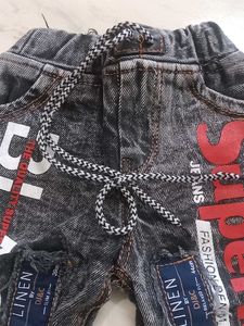 Trendy Distressed Graphic Jeans