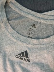 Adidas Tshirt