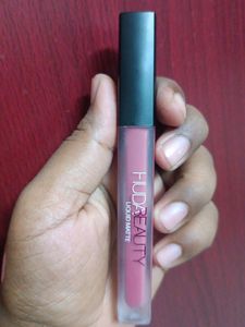 Huda Beauty Liquid Matte Lipstick😍