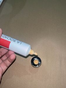 La Roche-Posay Foundation