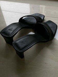Balck Heels 👠