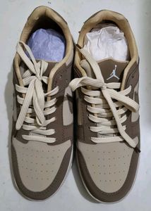 Jordan Low Top Sneakers