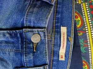 Women&#39;s Levis 710 Super Skinny Jeans