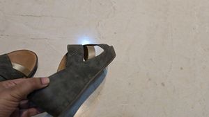 Sandle - Lemon And Pepper